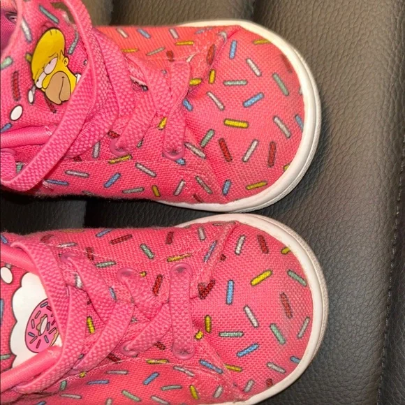 Adidas “Simpsons” Toddler Girls Shoes Size 4 - Picture 4 of 7